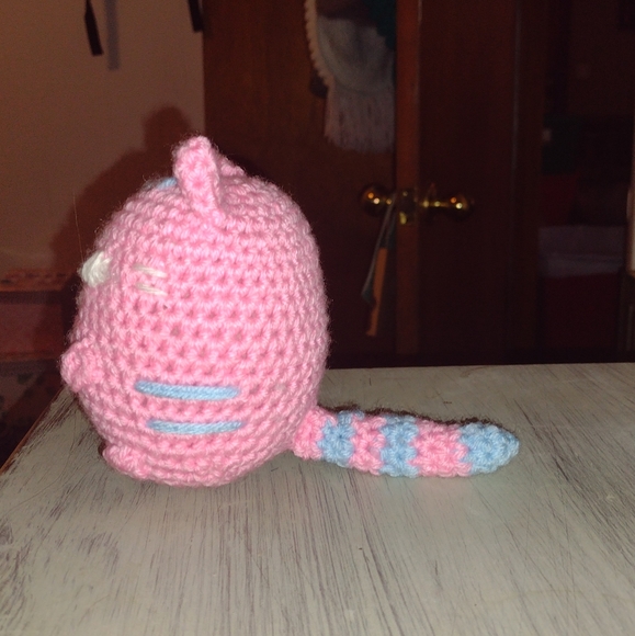 Crochet Cotton Candy themed kitty - Picture 3 of 5